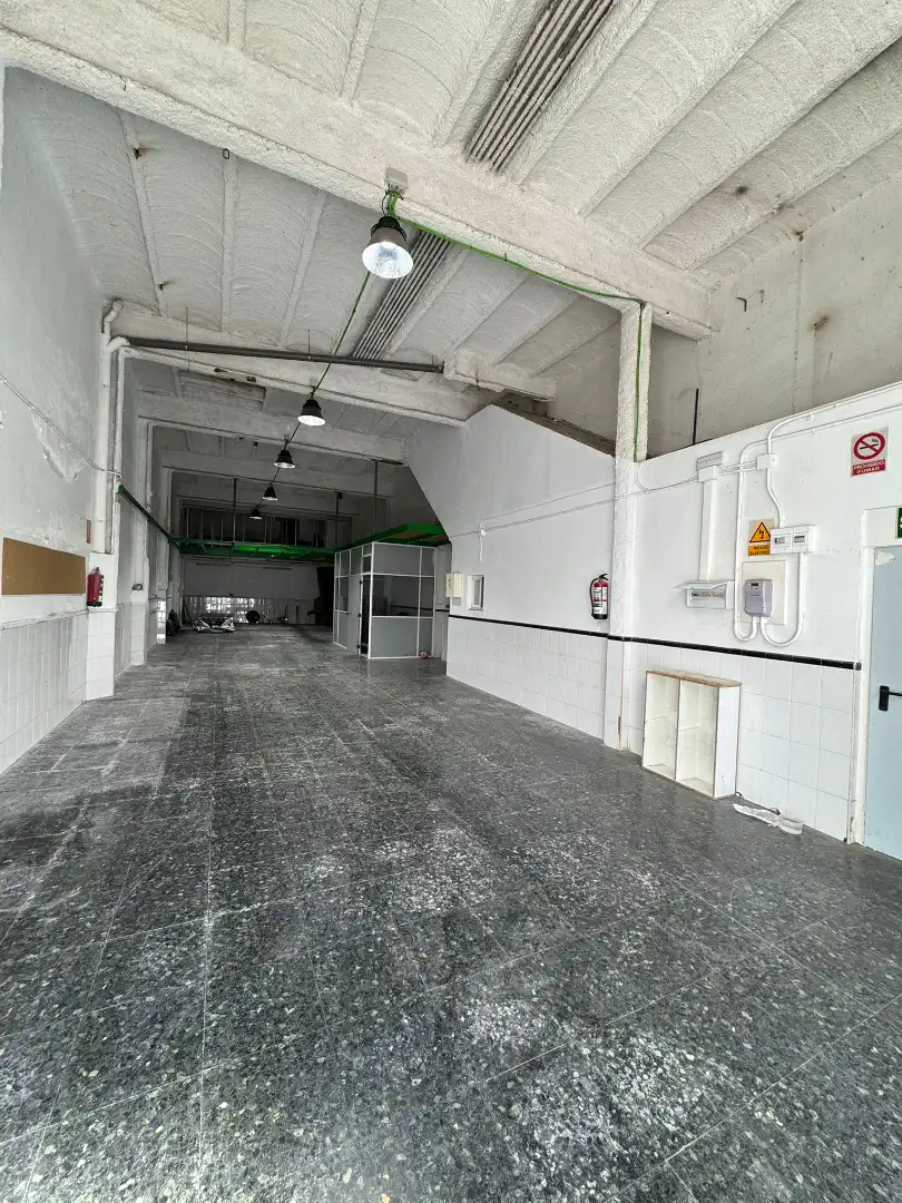 Geschaftsraum zum Verkauf in Badalona
