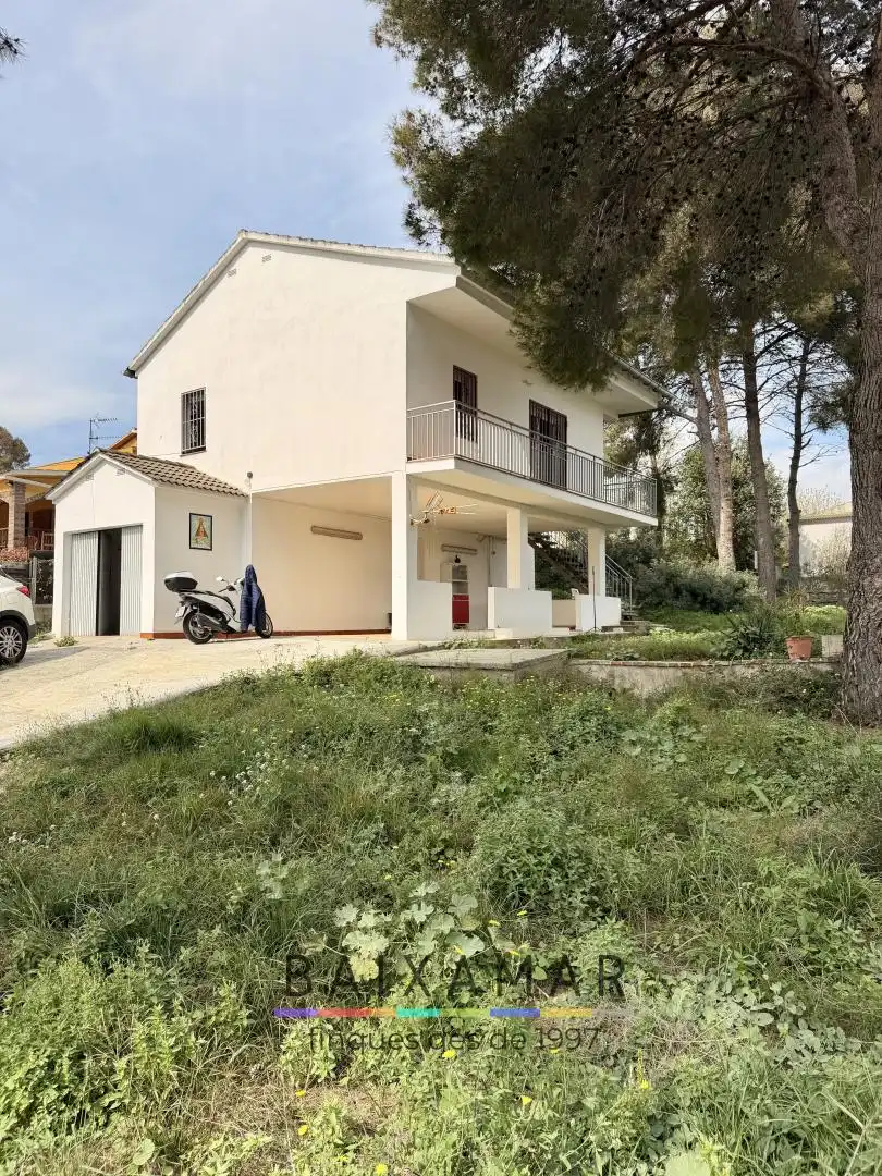 Vista exterior de Casa o xalet en venda en Cubelles amb Calefacció, Jardí privat i Forn