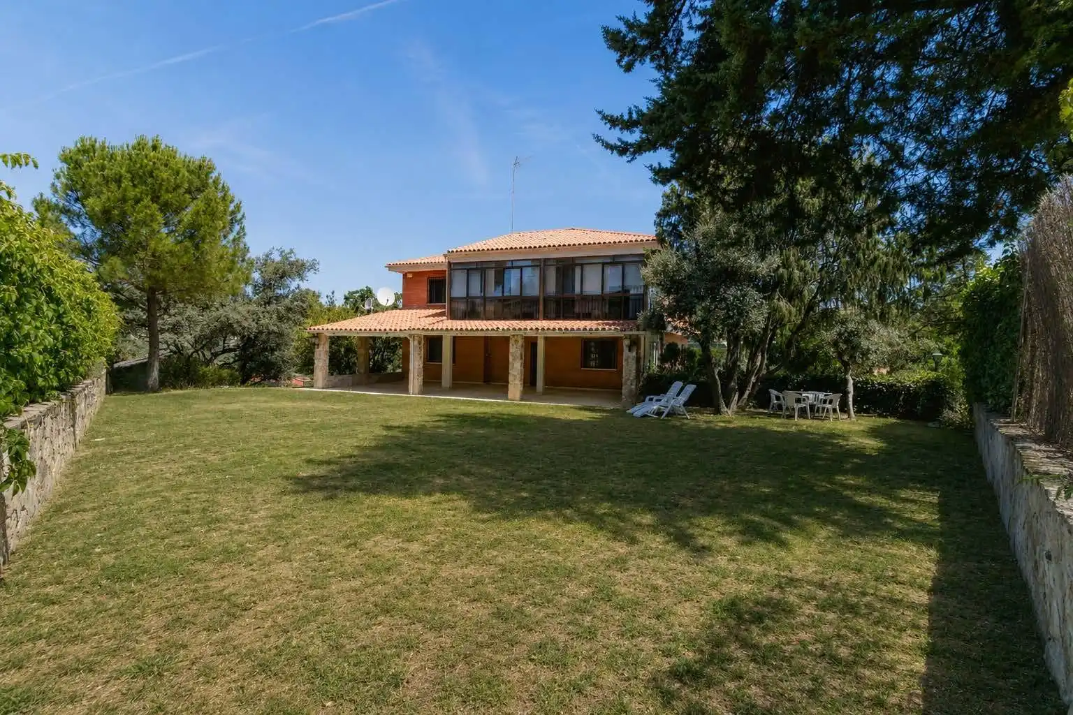 Jardí de Casa o xalet en venda en Las Rozas de Madrid amb Calefacció, Jardí privat i Parquet