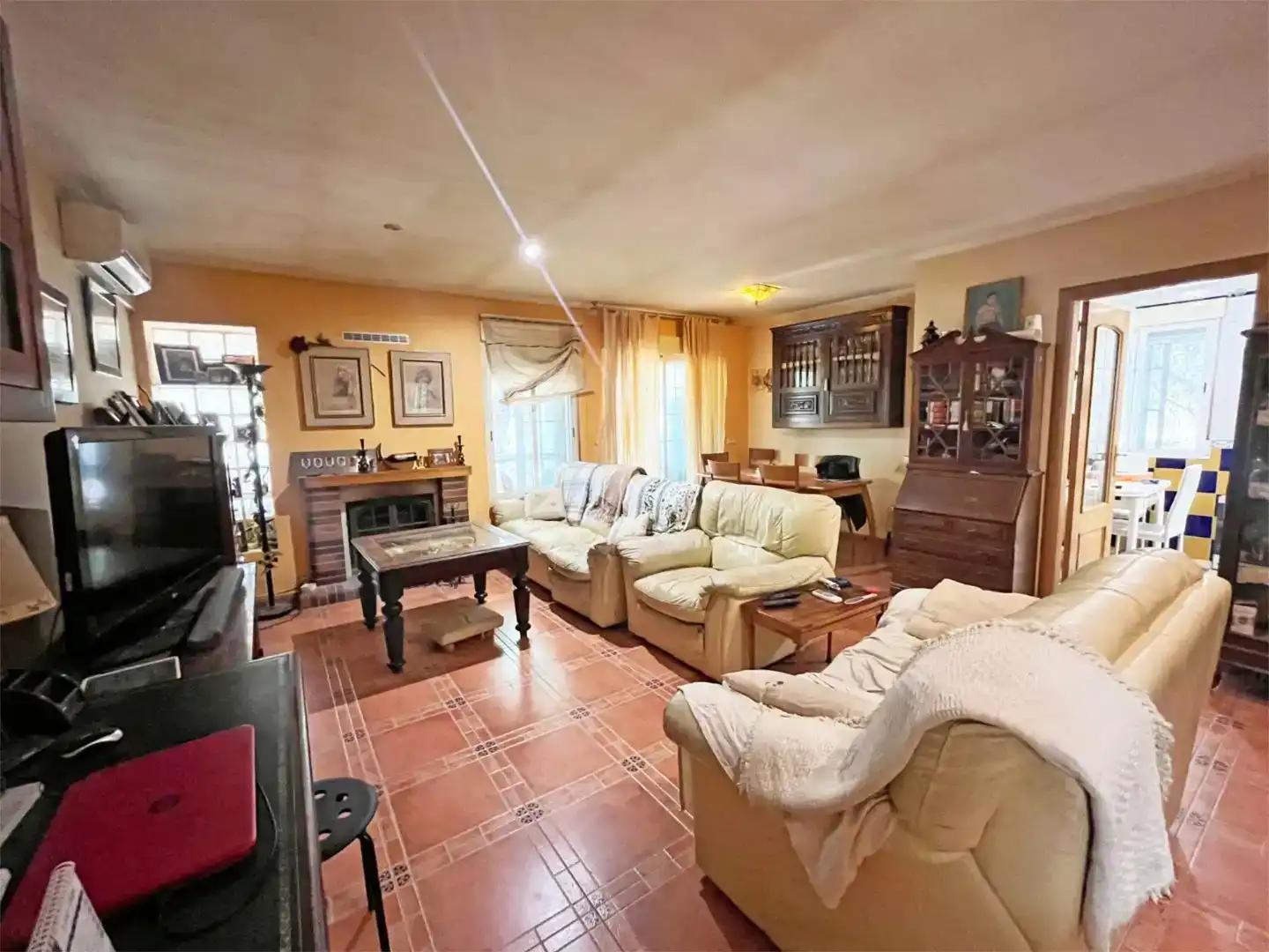 Sala d'estar de Casa o xalet en venda en Villanueva del Pardillo amb Aire condicionat, Jardí privat i Parquet