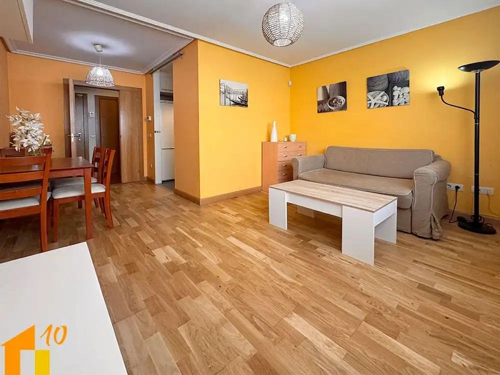 Wohnzimmer von Wohnungen zum Verkauf in Burgos mit Heizung, Abstellraum und Möbliert