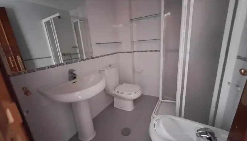 Bany de Pis en venda en A Coruña Capital  amb Traster