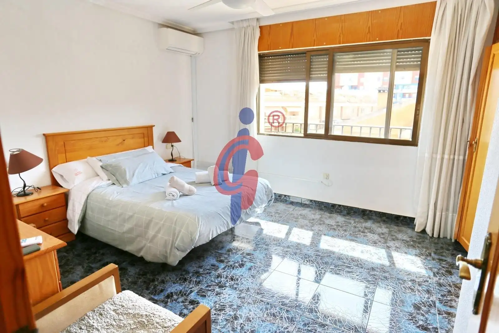 Habitación de Casa adosada en venta en Guardamar del Segura con Aire acondicionado, Terraza y Amueblado