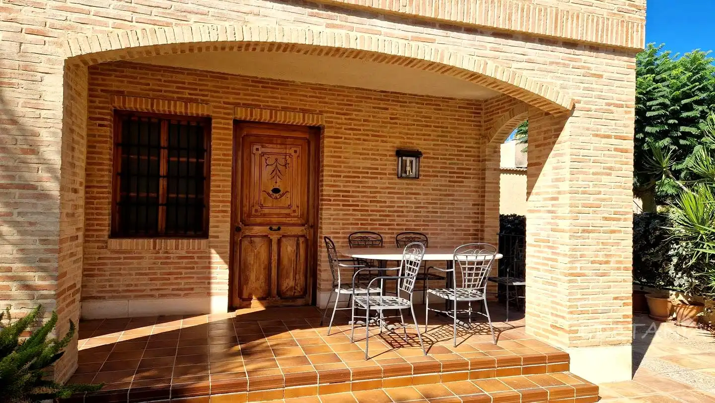 Terrassa de Casa o xalet de lloguer en Náquera