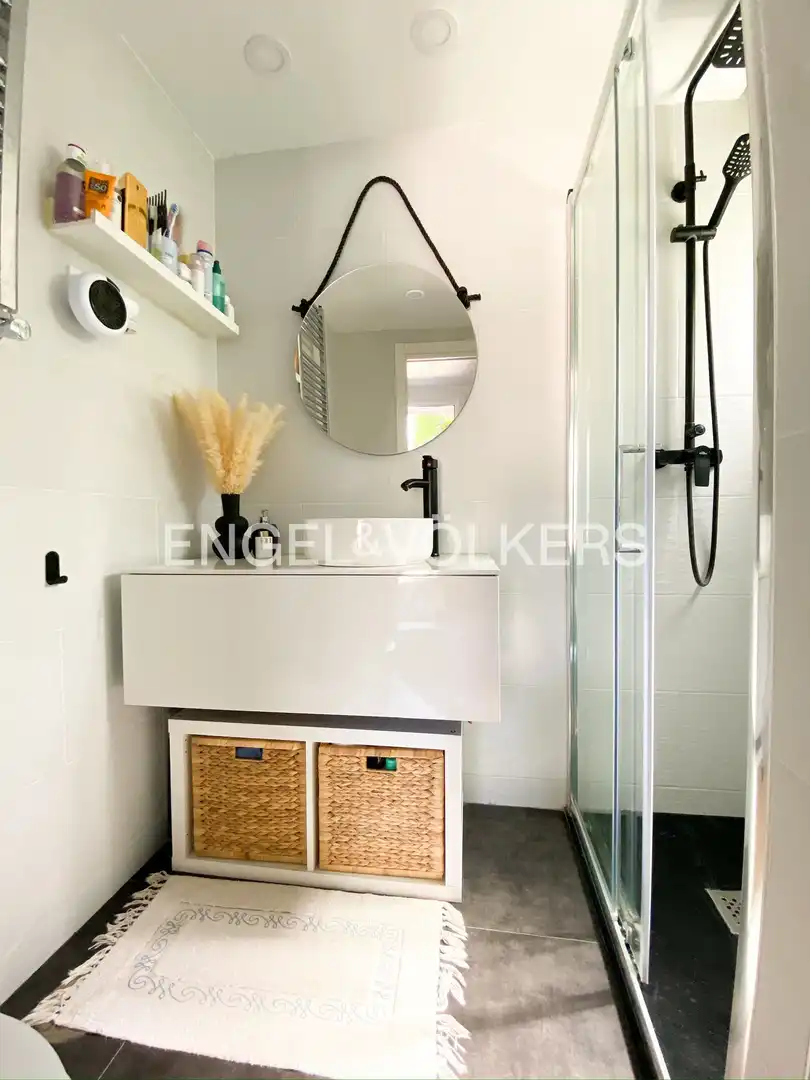 Badezimmer von Wohnung zur Miete in Villaviciosa de Odón mit Klimaanlage, Heizung und Privatgarten