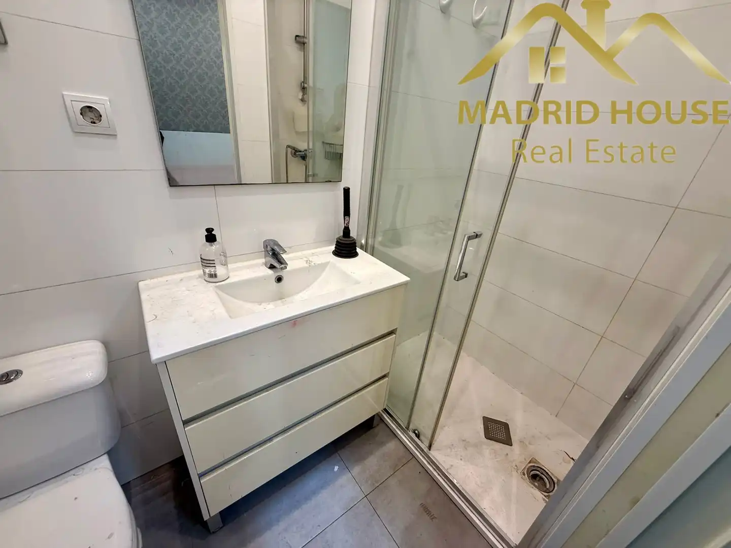 Badezimmer von Wohnung zur Miete in Retiro
