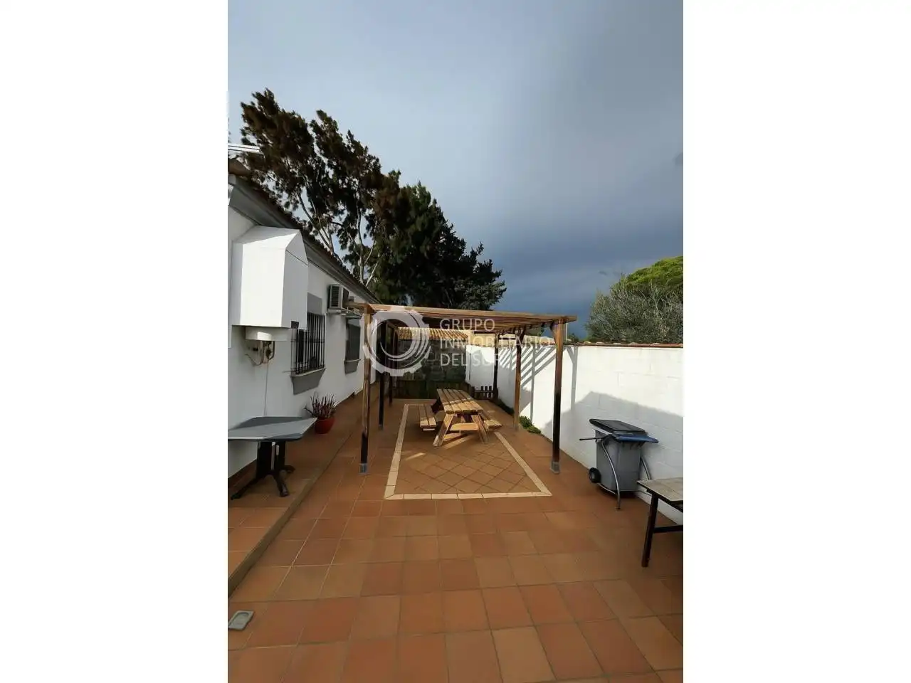 Terrassa de Casa adosada en venda en Chiclana de la Frontera amb Aire condicionat, Jardí privat i Piscina