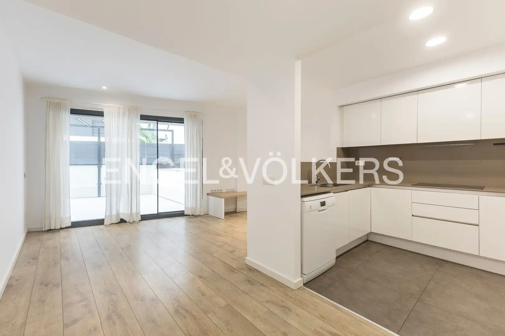 Kitchen of Apartments for sale in  Barcelona Capital  with Air Conditioner, Heating and Terrace