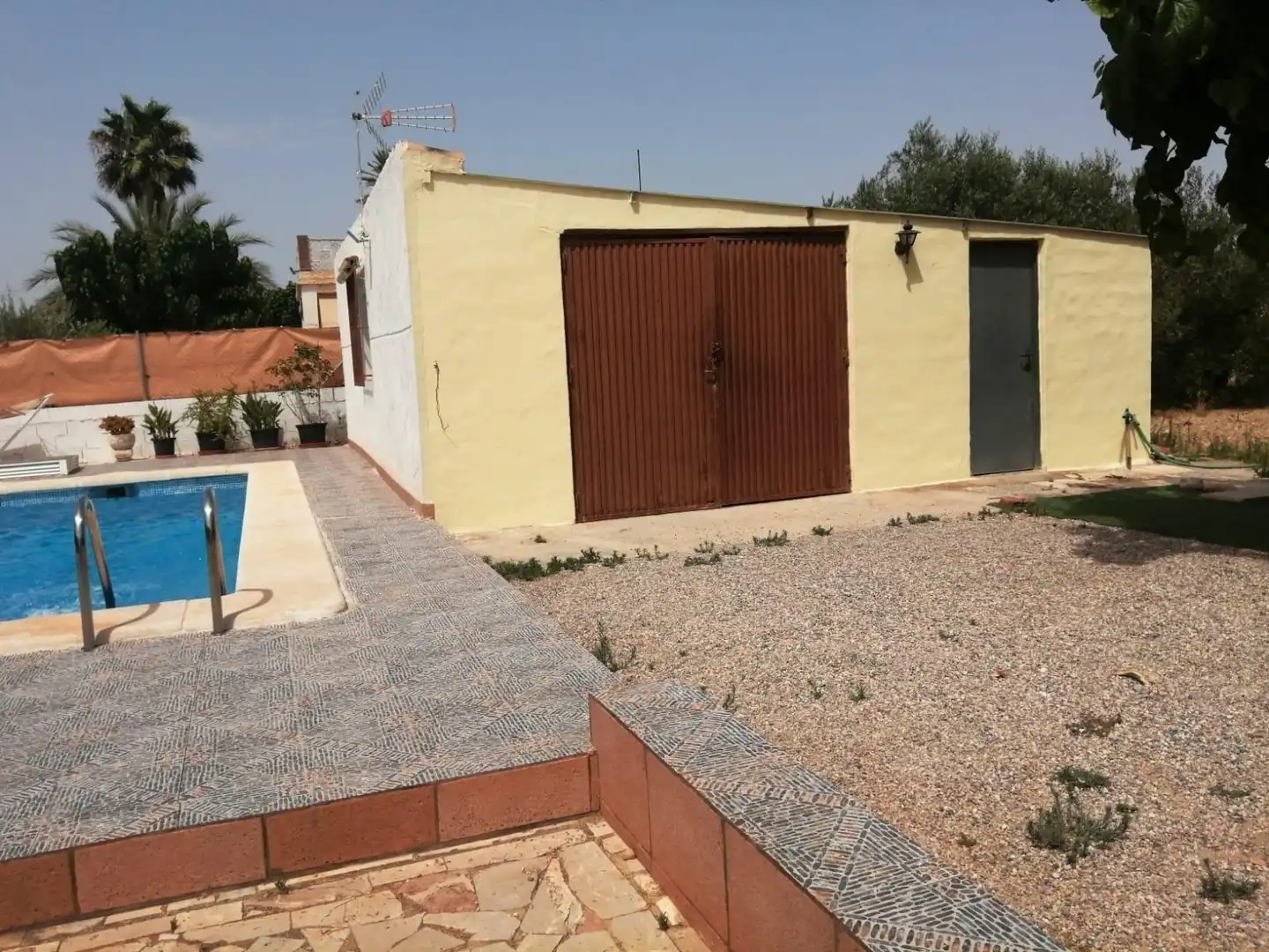 Vista exterior de Casa adosada en venda en Elche / Elx amb Calefacció, Jardí privat i Terrassa