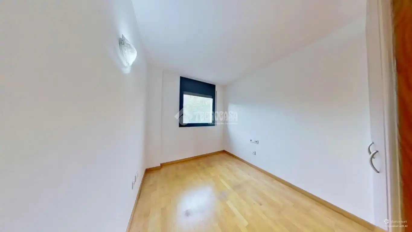 Habitación de Piso en venta en Sabadell con Aire acondicionado, Calefacción y Balcón