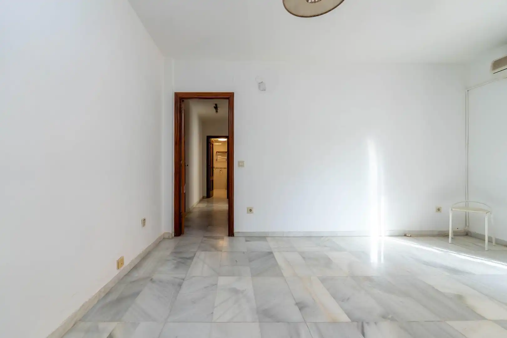 Wohnung zur Miete in La Zubia mit Klimaanlage