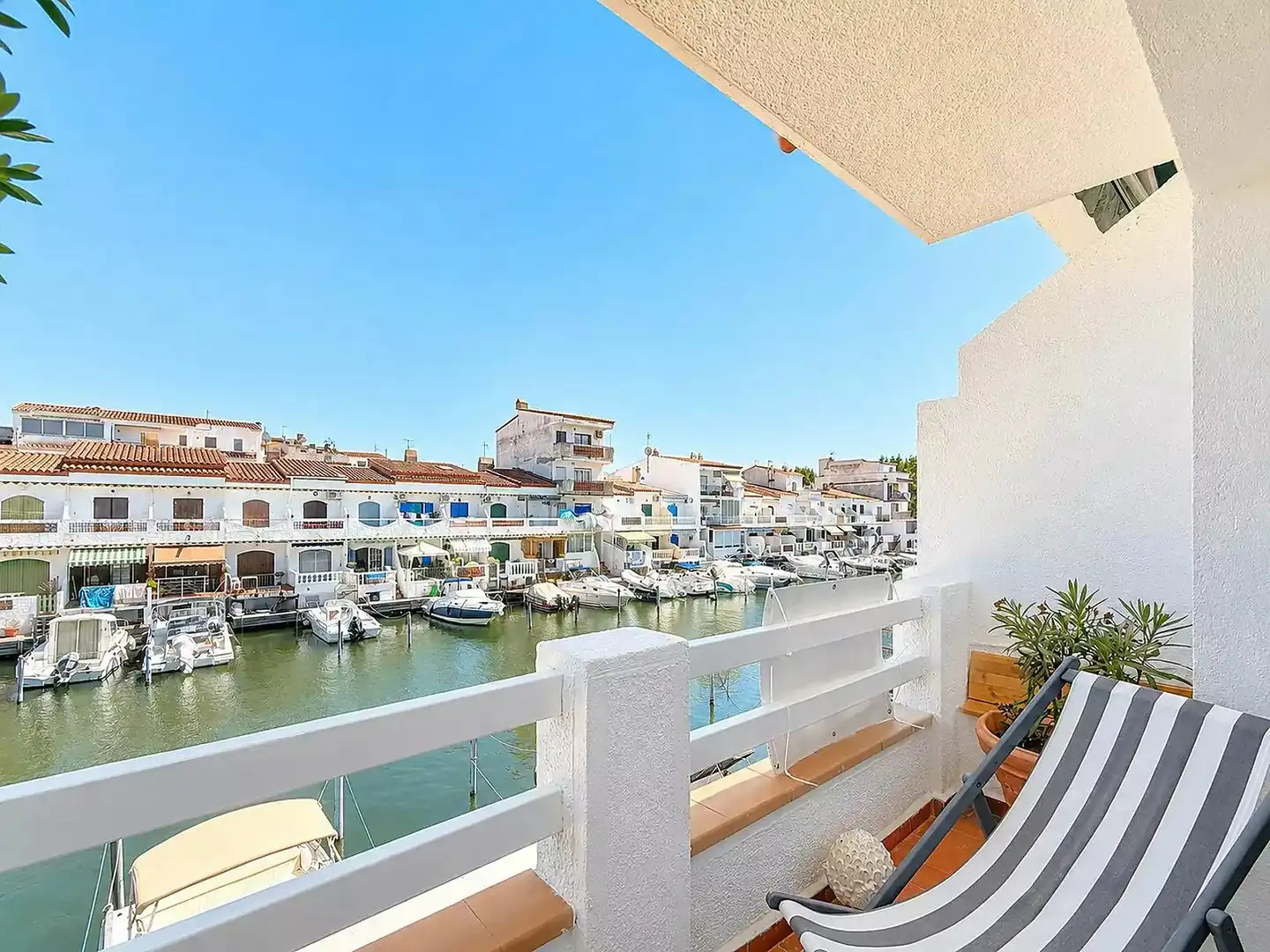 Terraza de Piso en venta en Empuriabrava con Aire acondicionado y Terraza