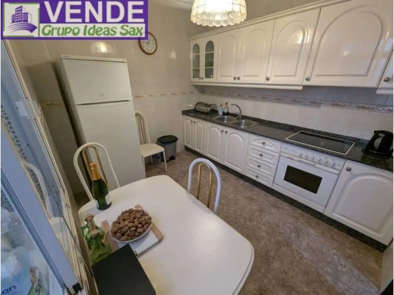 Kitchen of Flat for sale in Sax