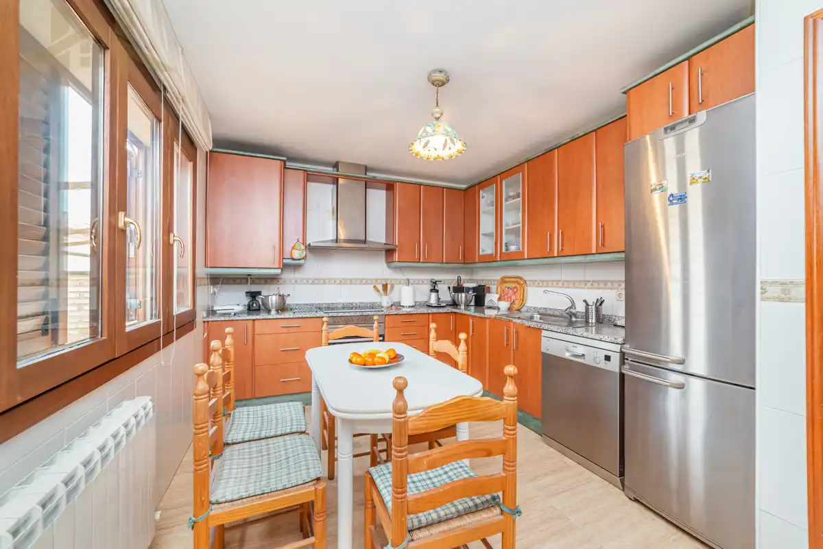 Detached homes for sale in Las Aves