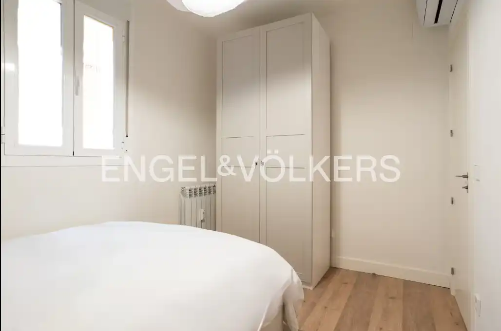 Bedroom of Flat for sale in Madrid  with Air Conditioner and Heating