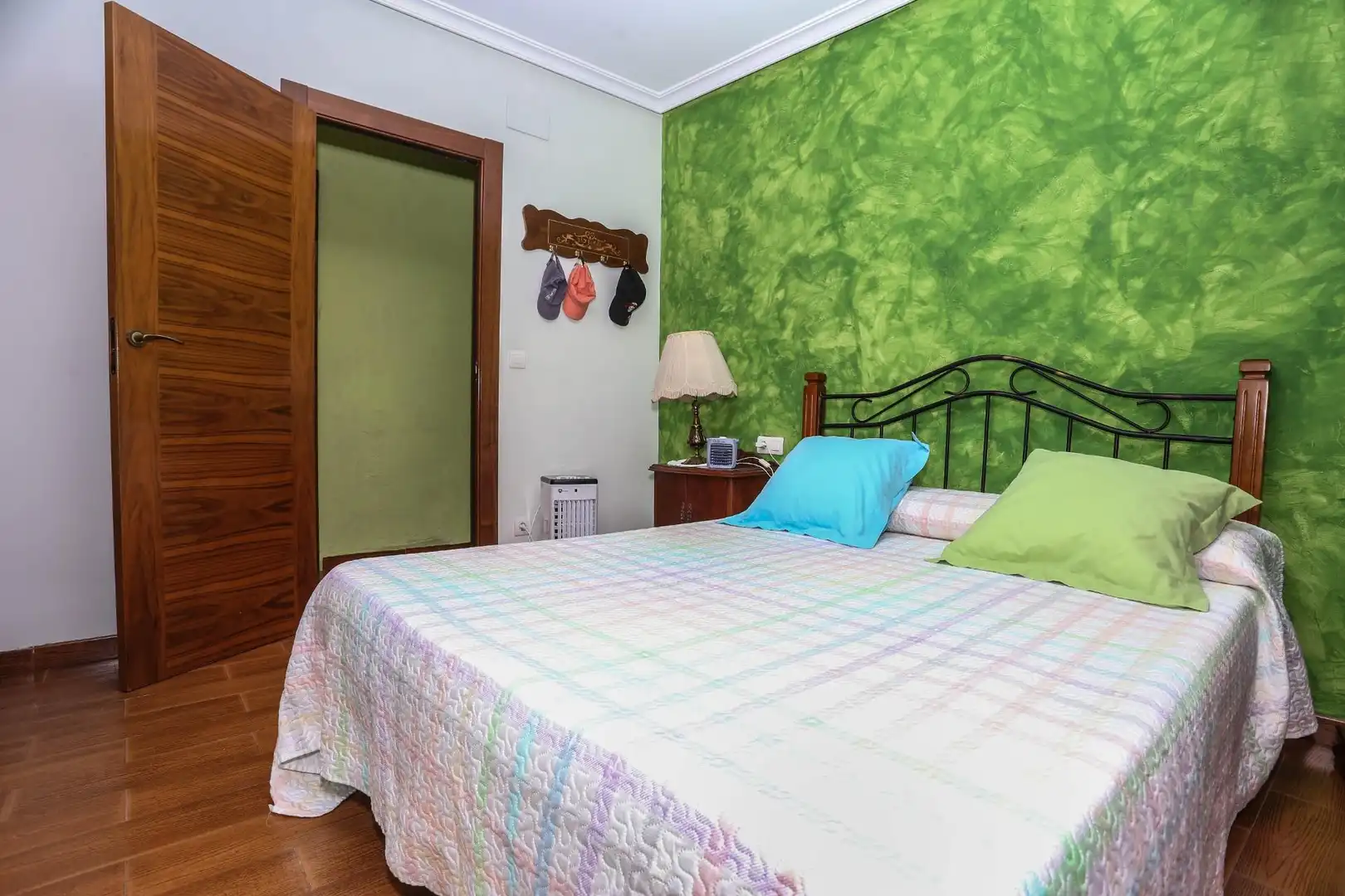 Dormitori de Casa o xalet en venda en Elda amb Aire condicionat, Calefacció i Jardí privat