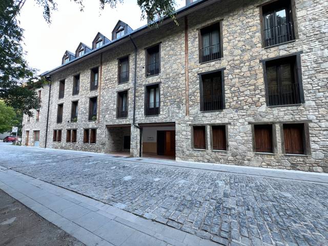 Piso en Venta en Calle Albareda, 15 en Canfranc