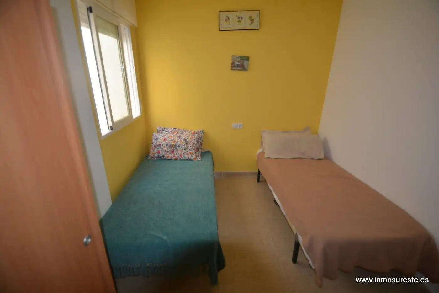 Habitación de Piso en venta en Almoradí con Amueblado, Balcón y Piscina comunitaria