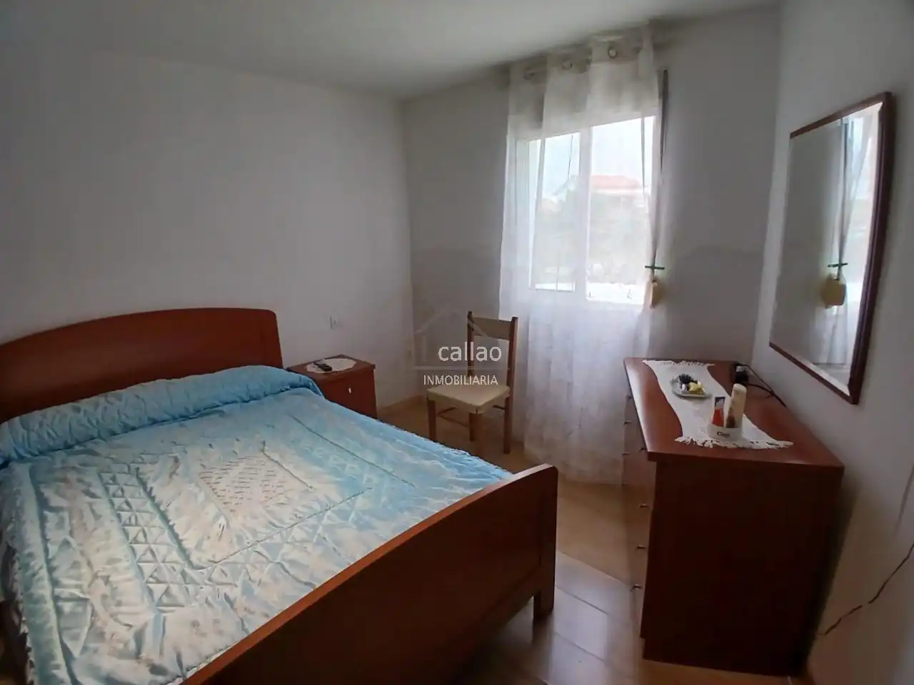 Dormitori de Casa adosada en venda en Narón amb Jardí privat, Traster i Moblat