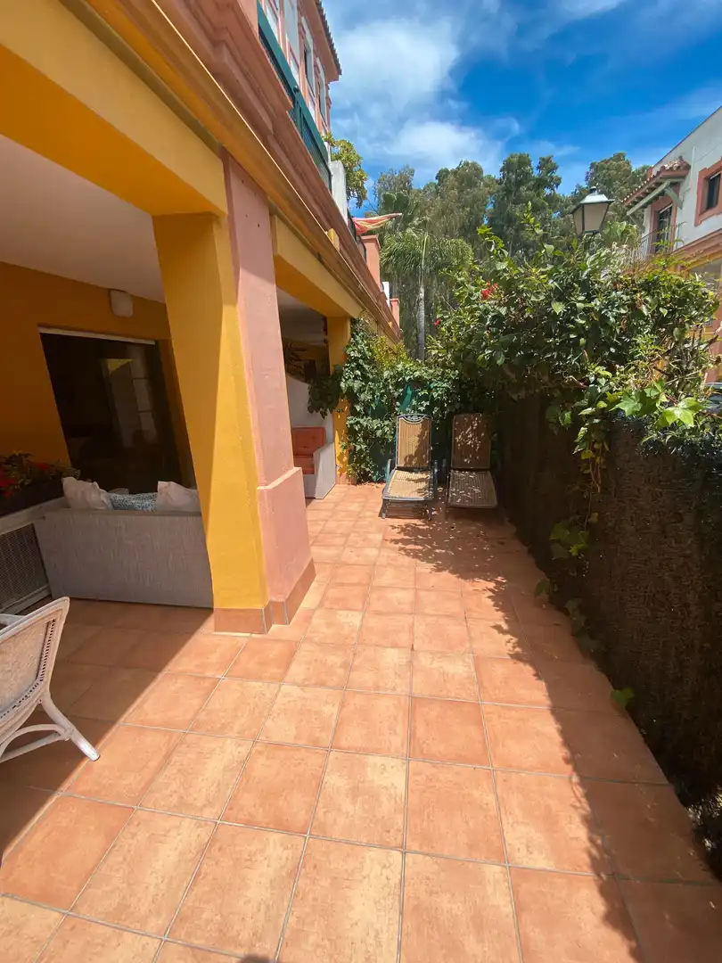 Jardín de Planta baja de alquiler en Estepona con Aire acondicionado, Calefacción y Terraza