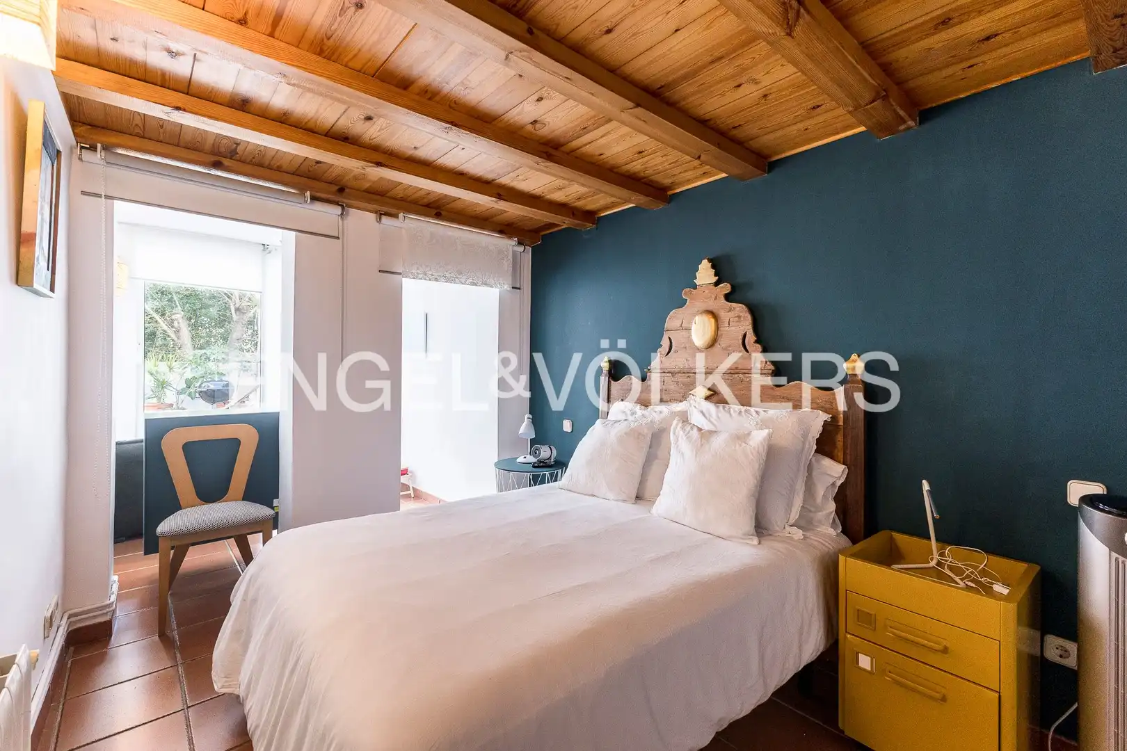 Bedroom of Houses for sale in Barcelona  with Heating, Terrace and Storage room