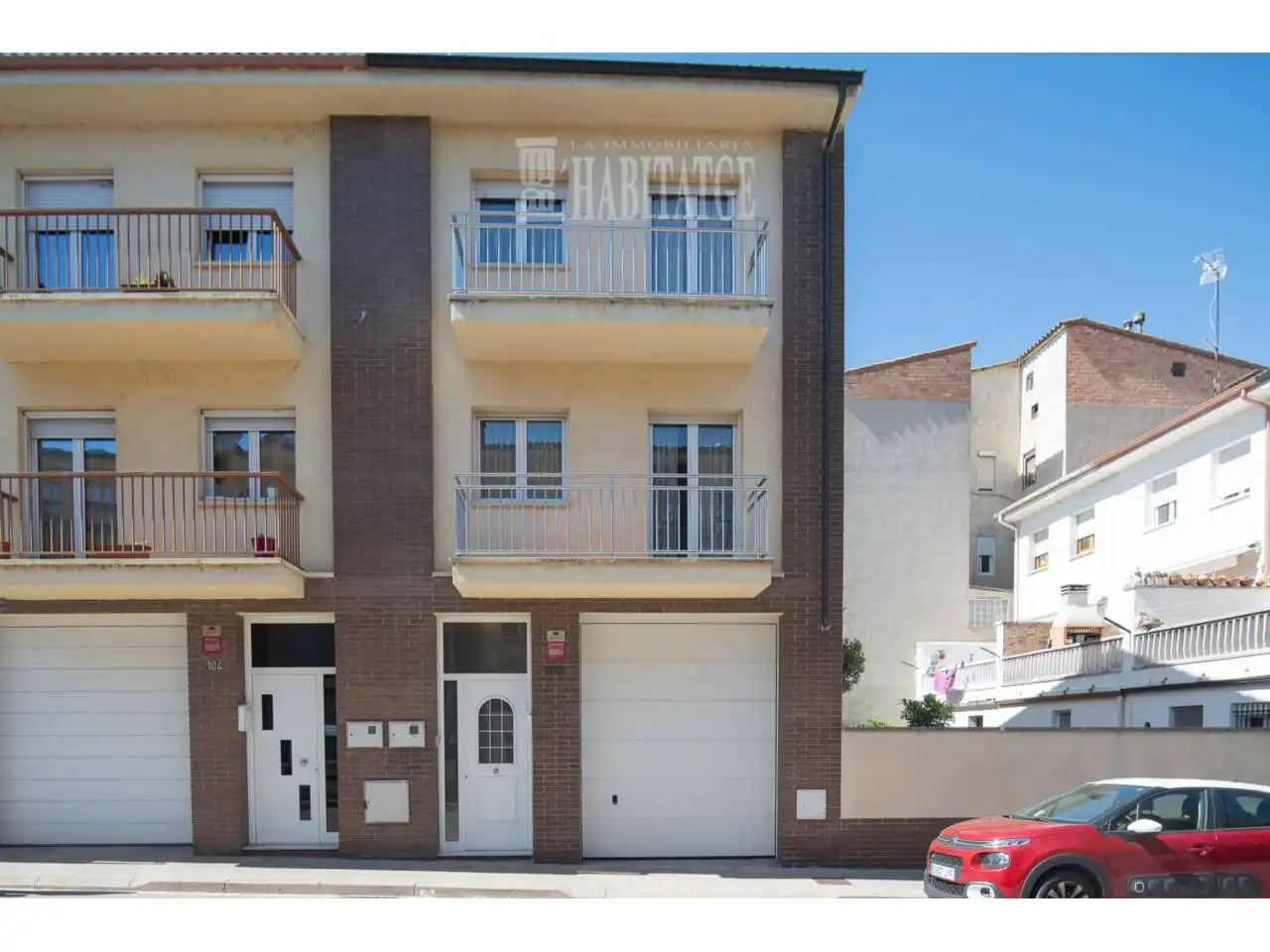 Vista exterior de Casa o chalet en venta en Manlleu con Calefacción y Terraza