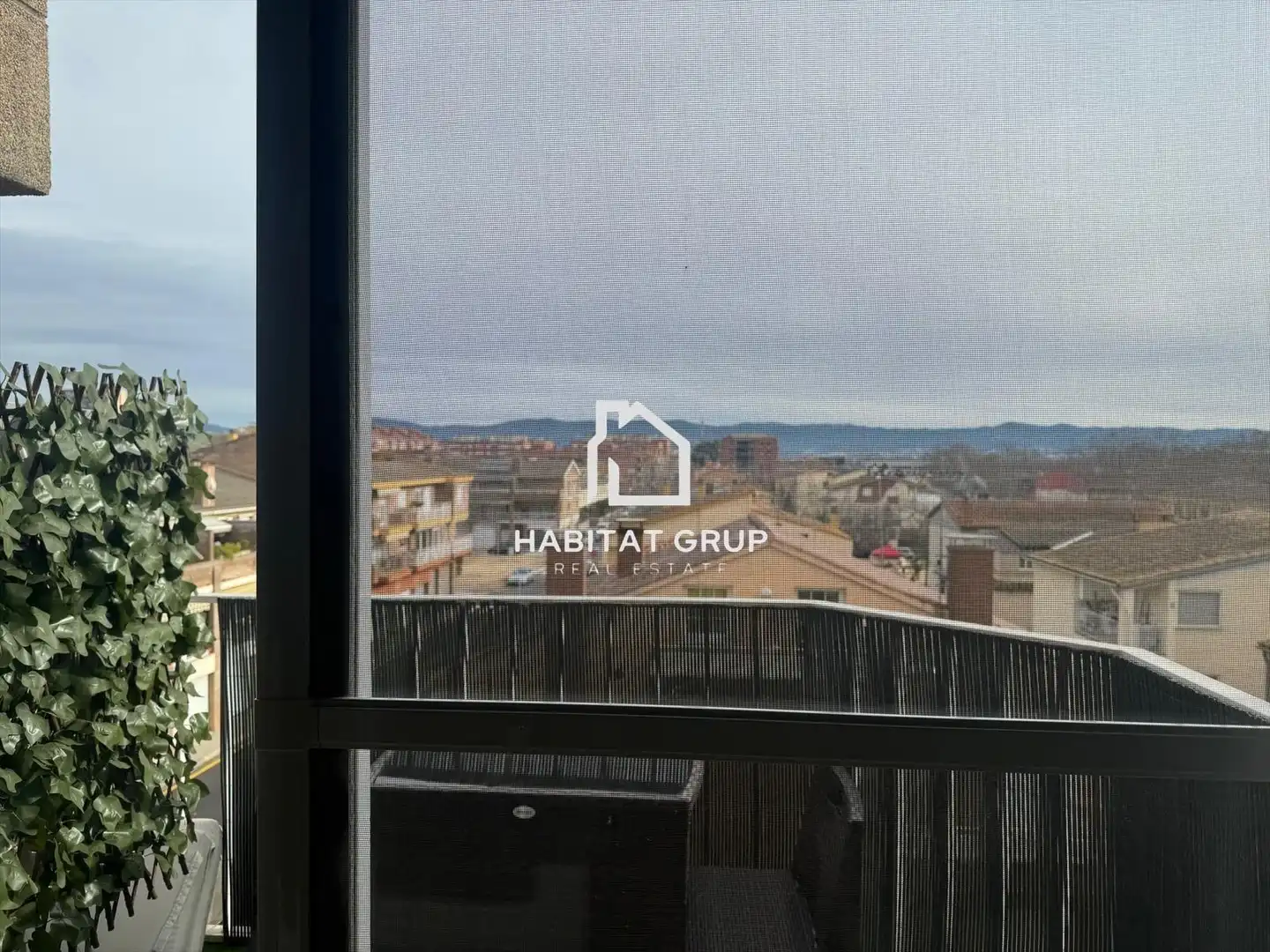 Vista exterior de Pis en venda en Salt amb Aire condicionat, Calefacció i Terrassa