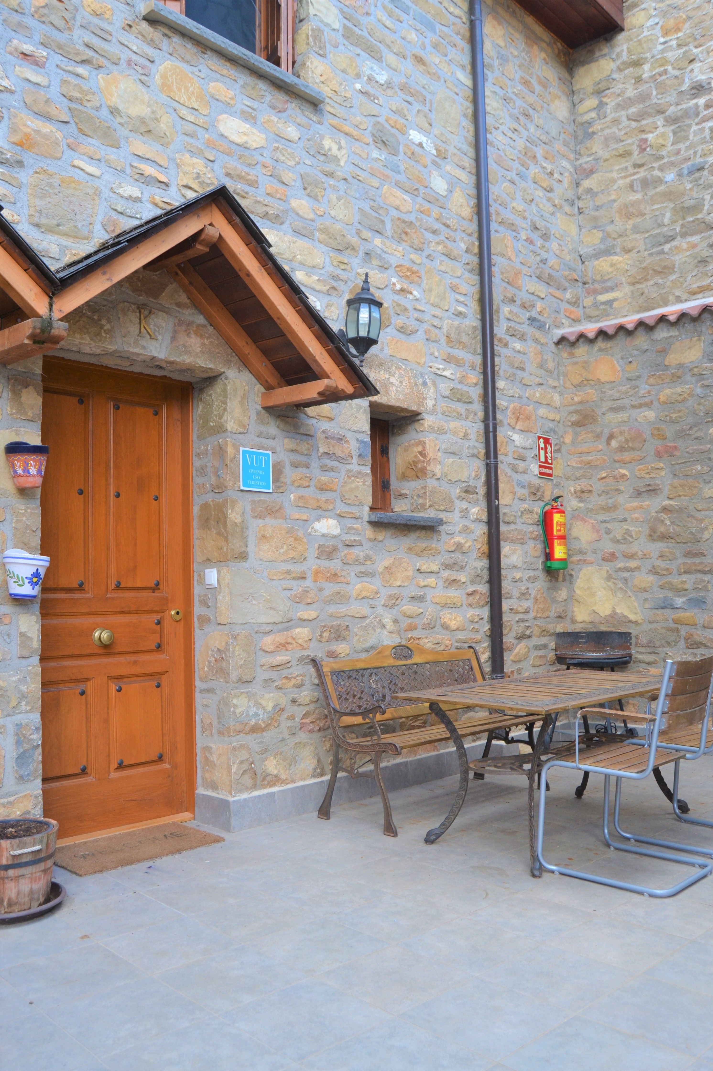 Vista exterior de Casa o xalet en venda en Jaca amb Terrassa, Moblat i Forn