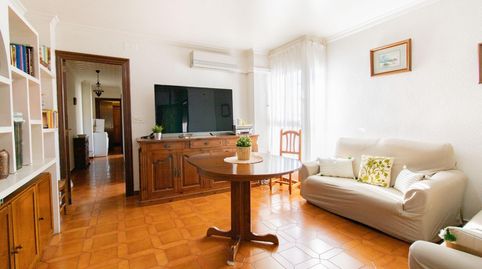 Primer piso en una casa de pueblo con terraza solárium