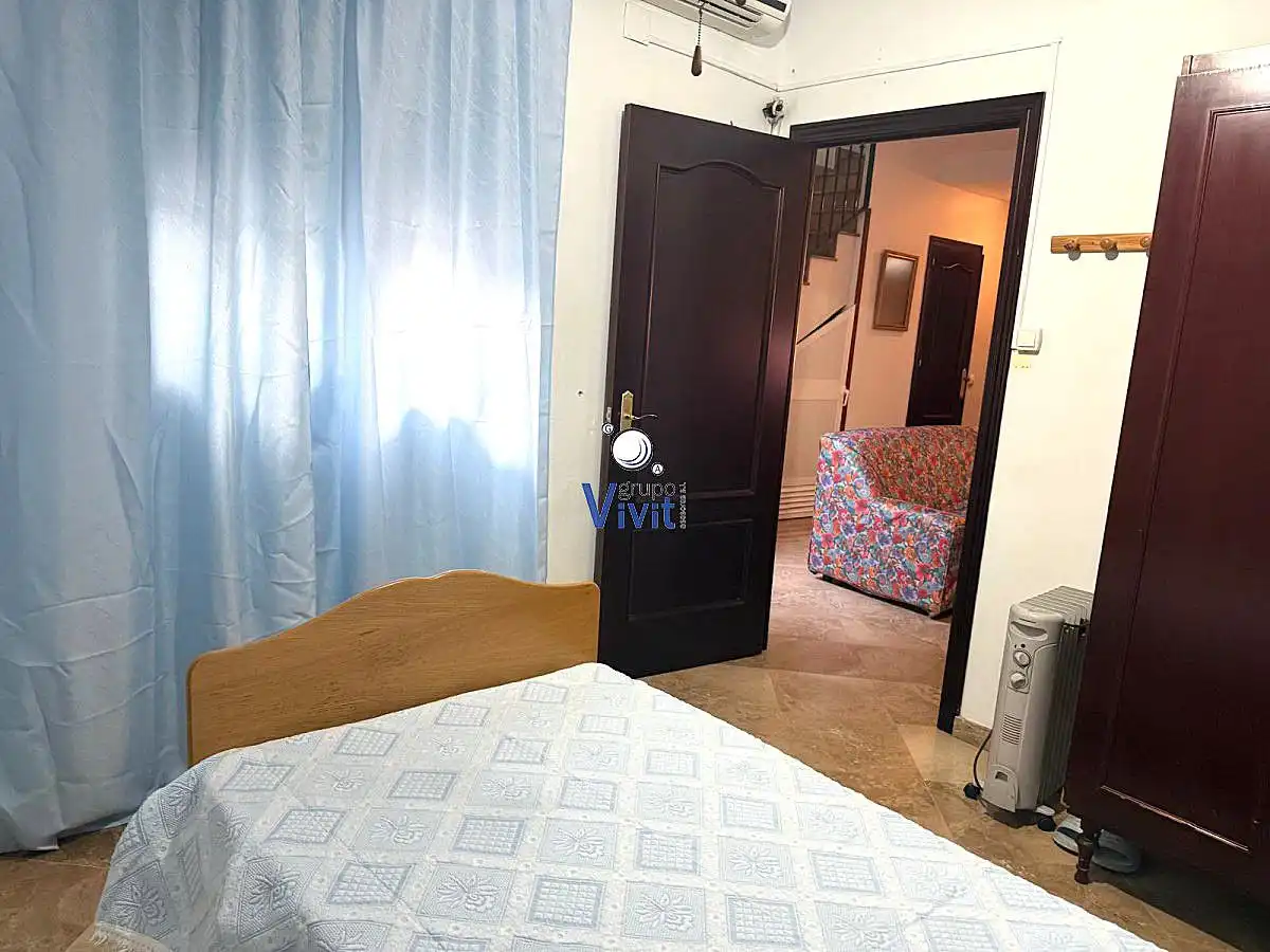 Habitación de Casa adosada en venta en Alcalá de Guadaira