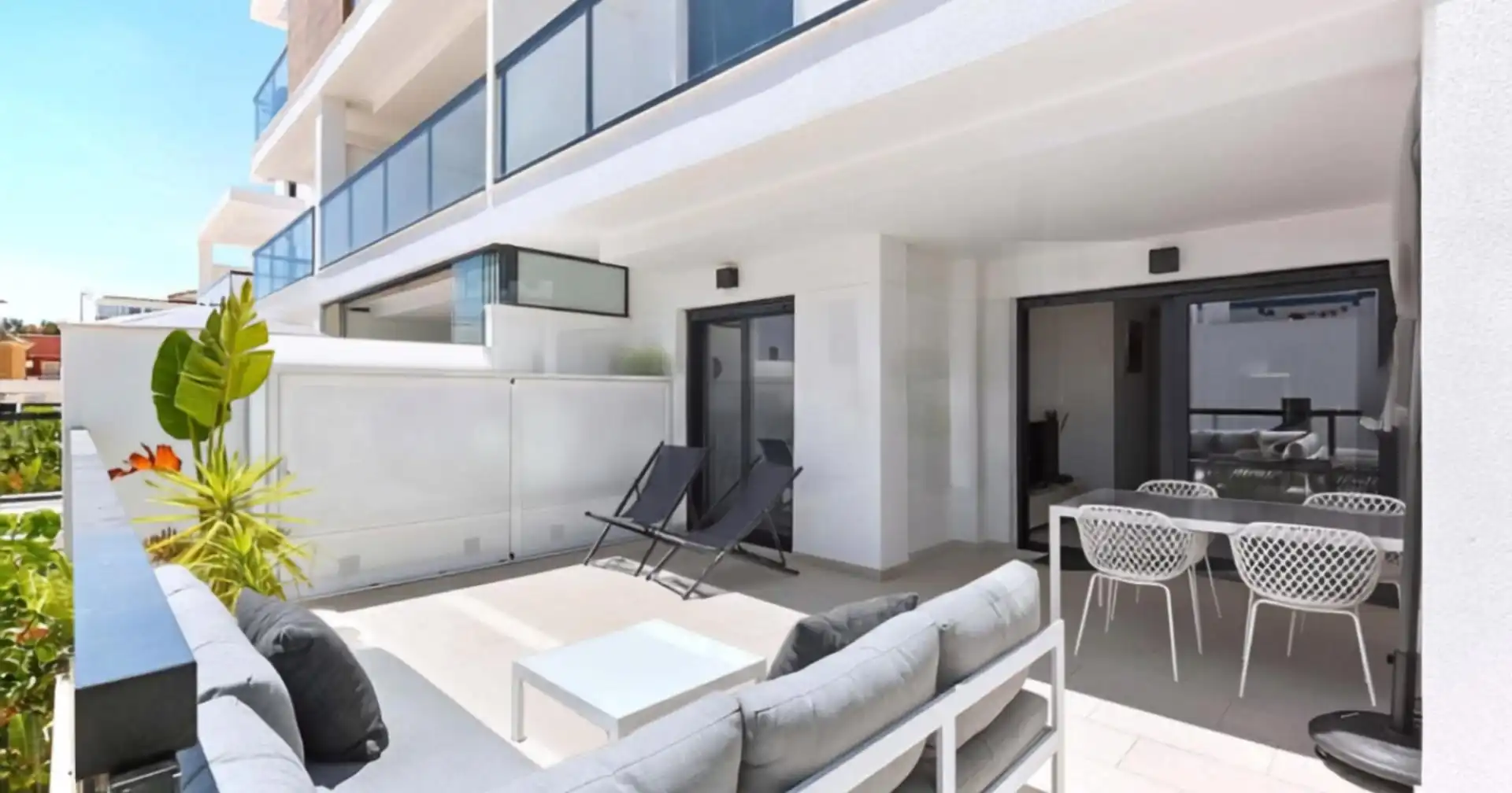Apartament amb piscina en venda a Calle Calle Veleta