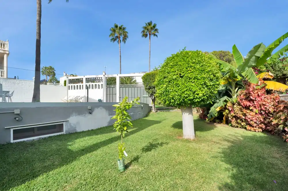 Casa o chalet en venta en El Faro de Calaburra - Chaparral
