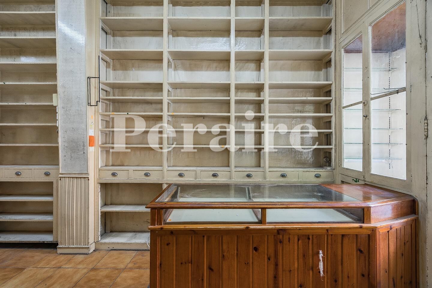 Premises for sale in  Barcelona Capital  with Air Conditioner and Terrace