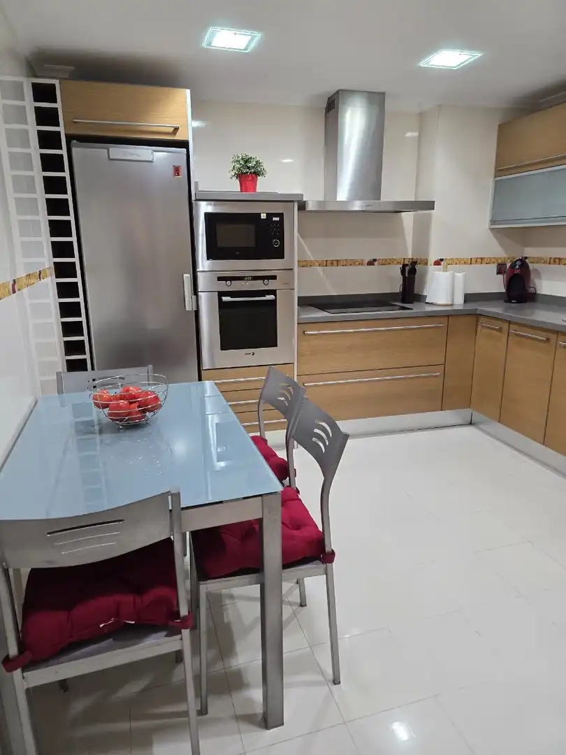 Cocina de Piso de alquiler en Torrevieja con Aire acondicionado, Calefacción y Parquet