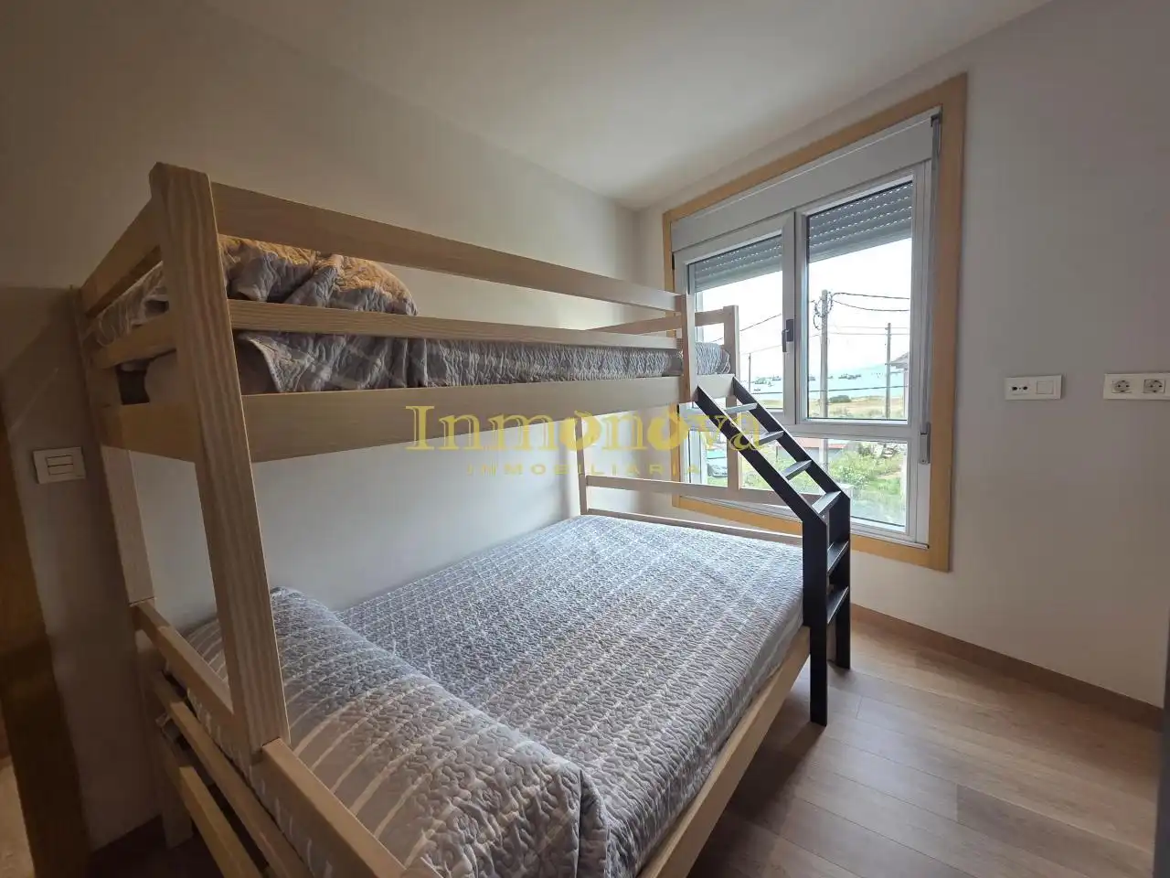Bedroom of Flat for sale in Cangas   with Heating, Terrace and Storage room