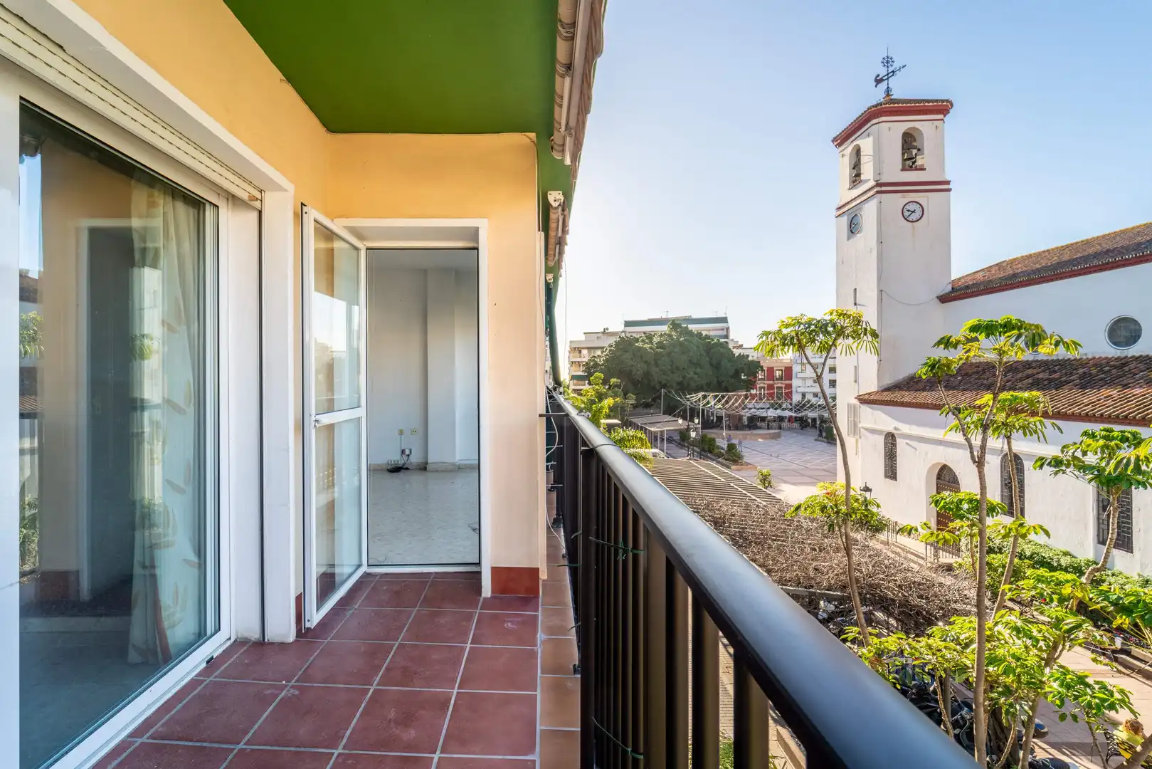 Terraza de Piso en venta en Fuengirola con Balcón