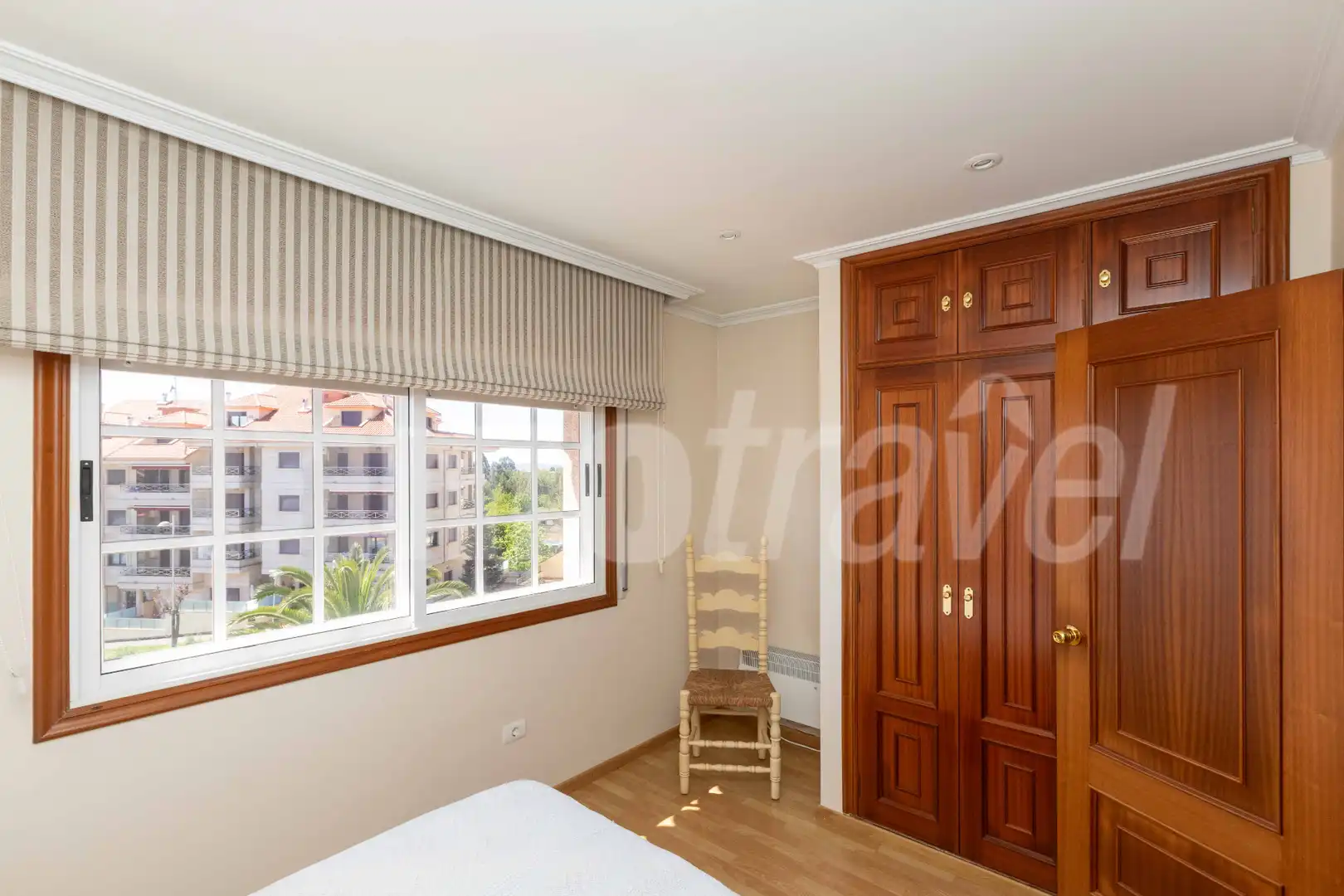 Dormitori de Casa adosada de lloguer en Sanxenxo amb Jardí privat, Terrassa i Moblat