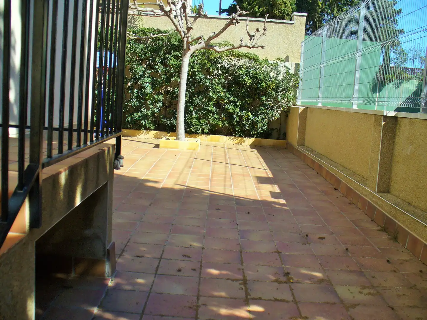 Casa aparellada amb jardí en venda a Carrer Farigola, imagen 12
