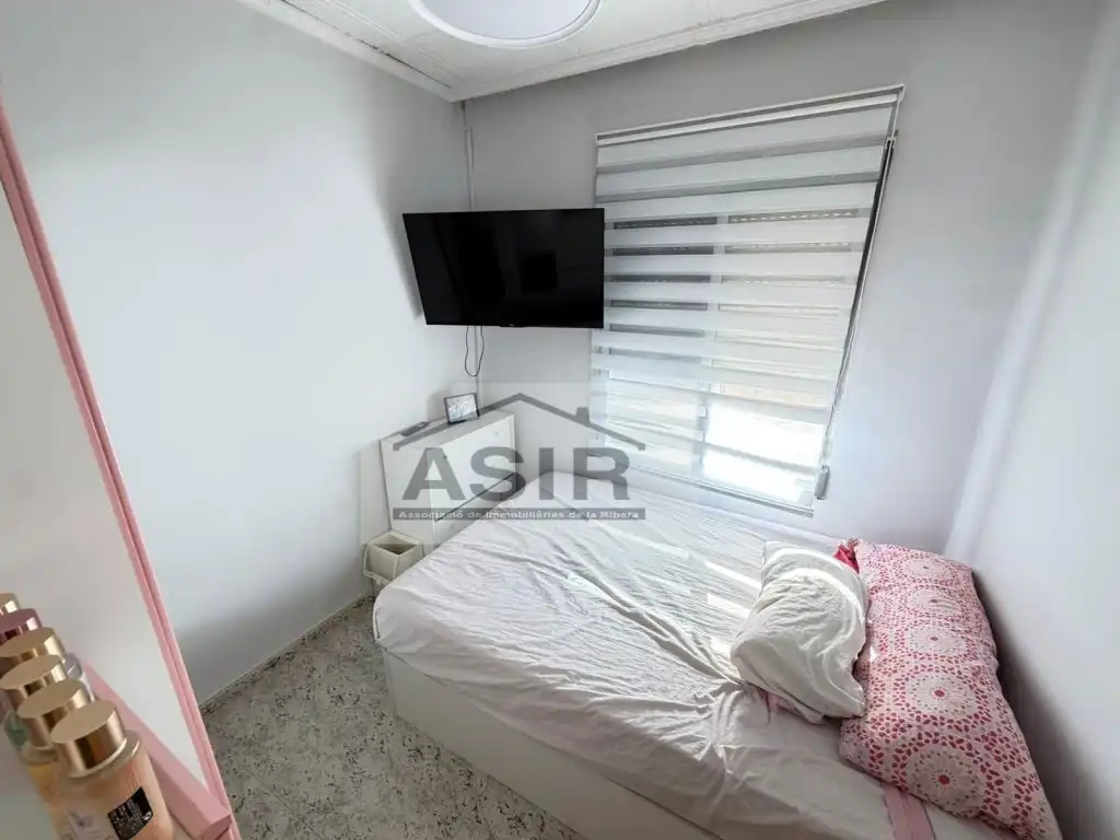 Dormitori de Casa o xalet de lloguer en Alzira amb Aire condicionat i Terrassa