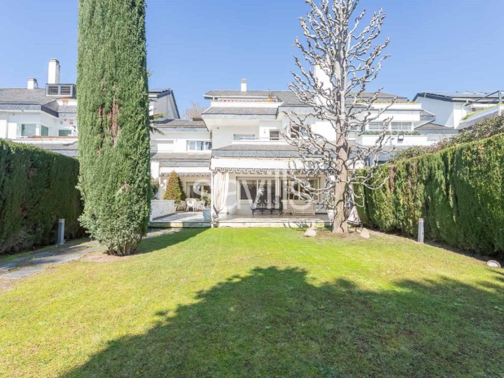 Jardín de Casa o chalet en venta en  Barcelona Capital con Jardín privado, Terraza y Piscina