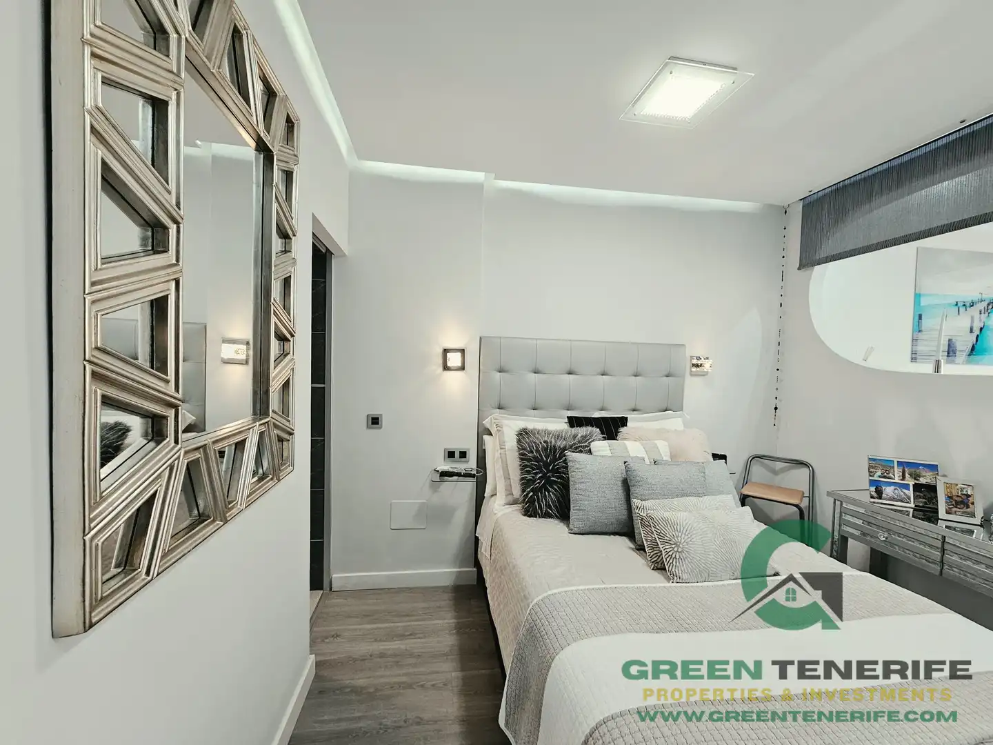 Flat with terrace for sale in Avenida Venezuela, imagen 2
