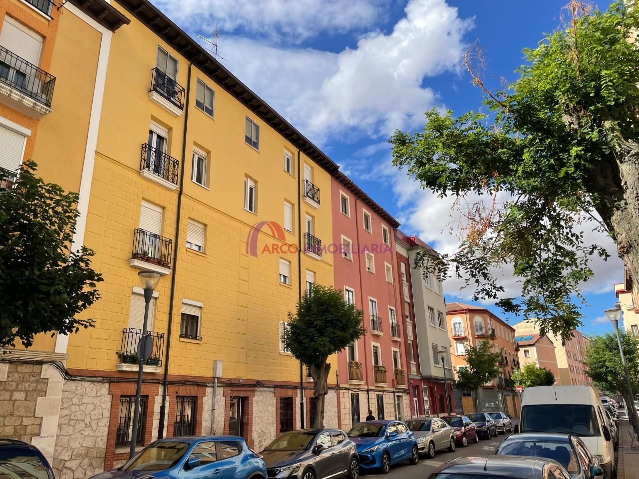 Vista exterior de Pis en venda en Burgos Capital amb Calefacció