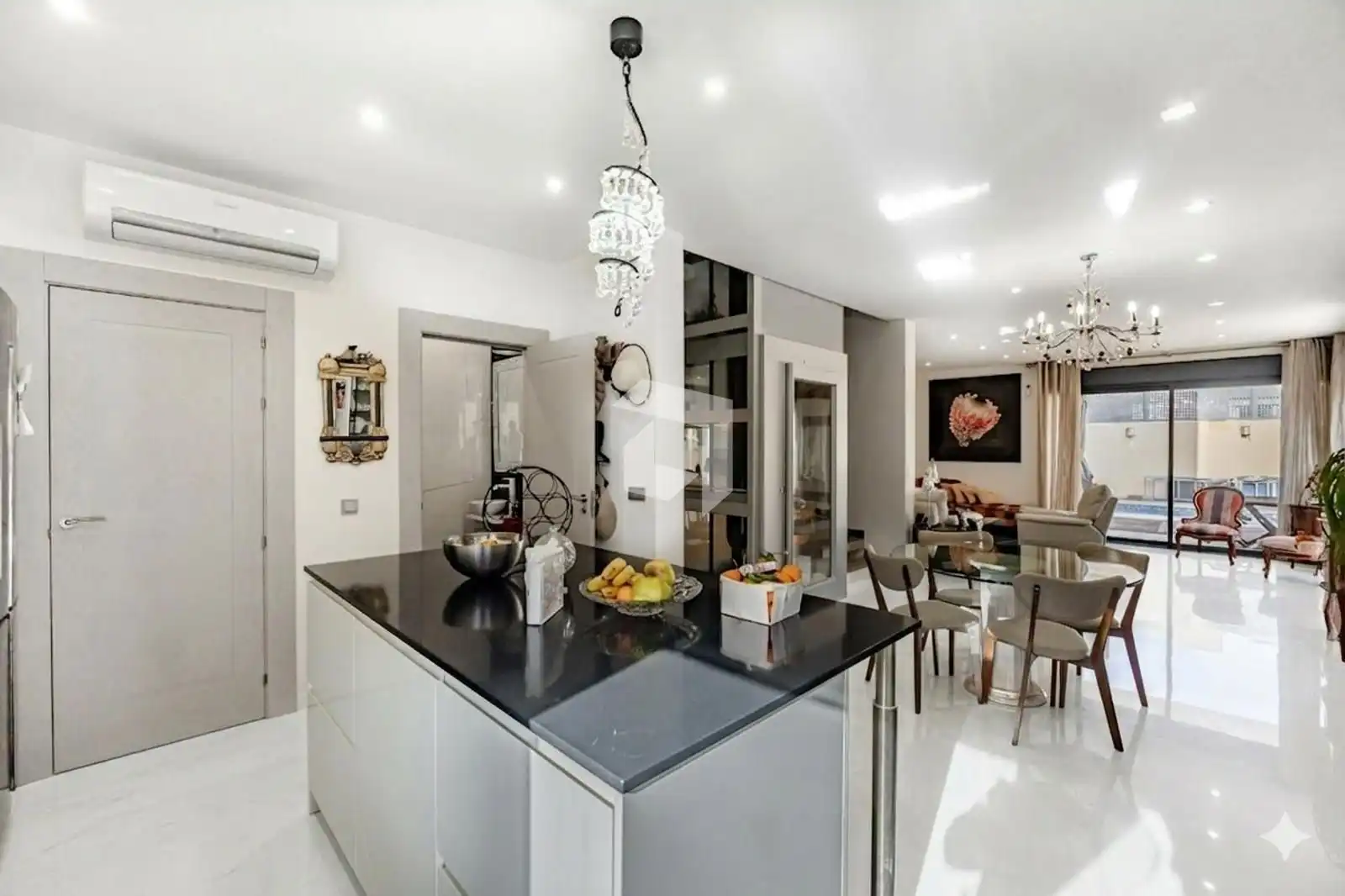 Cocina de Casa adosada en venta en Pozuelo de Alarcón con Aire acondicionado, Calefacción y Terraza