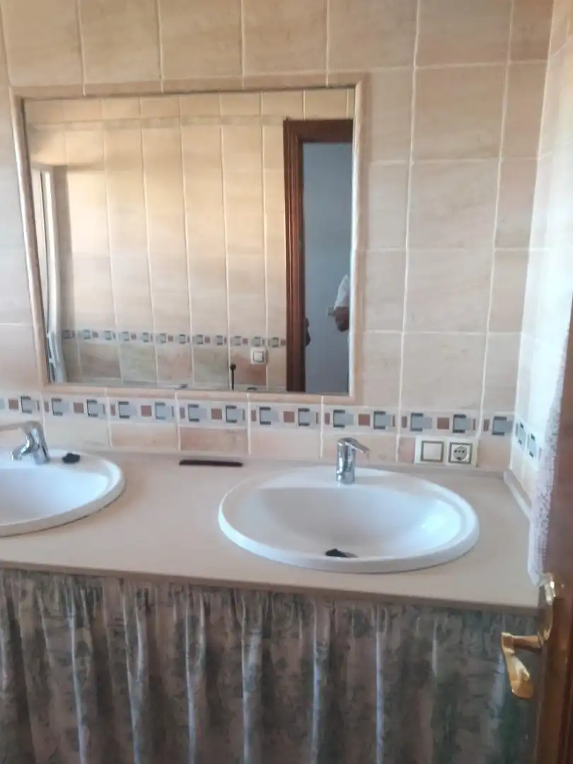 Baño de Casa o chalet en venta en Chiclana de la Frontera con Aire acondicionado, Jardín privado y Trastero