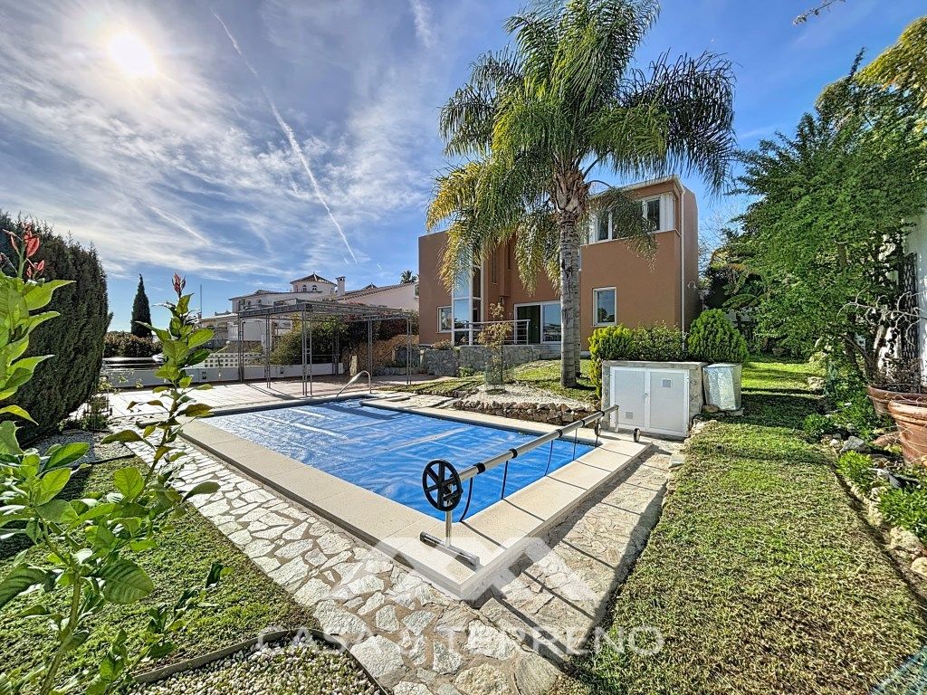 Piscina de Casa o xalet en venda en Vélez-Málaga amb Aire condicionat i Piscina