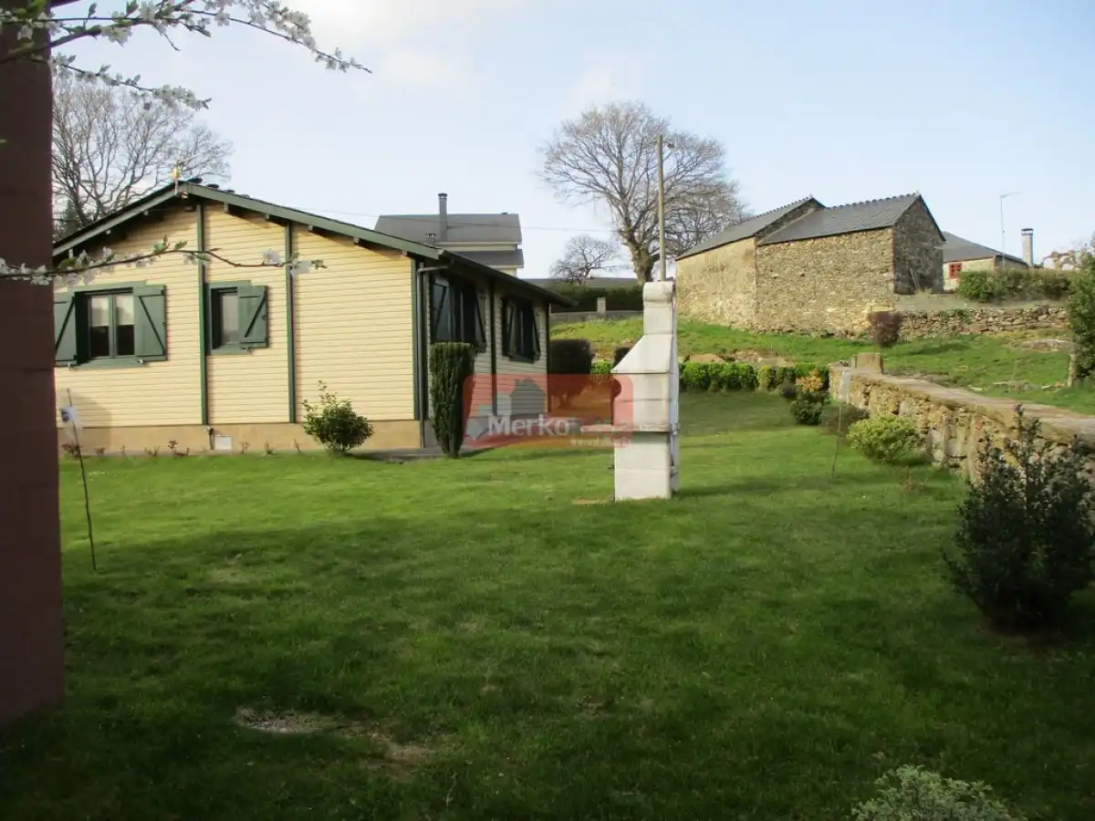 Finca rústica en venda a Friol