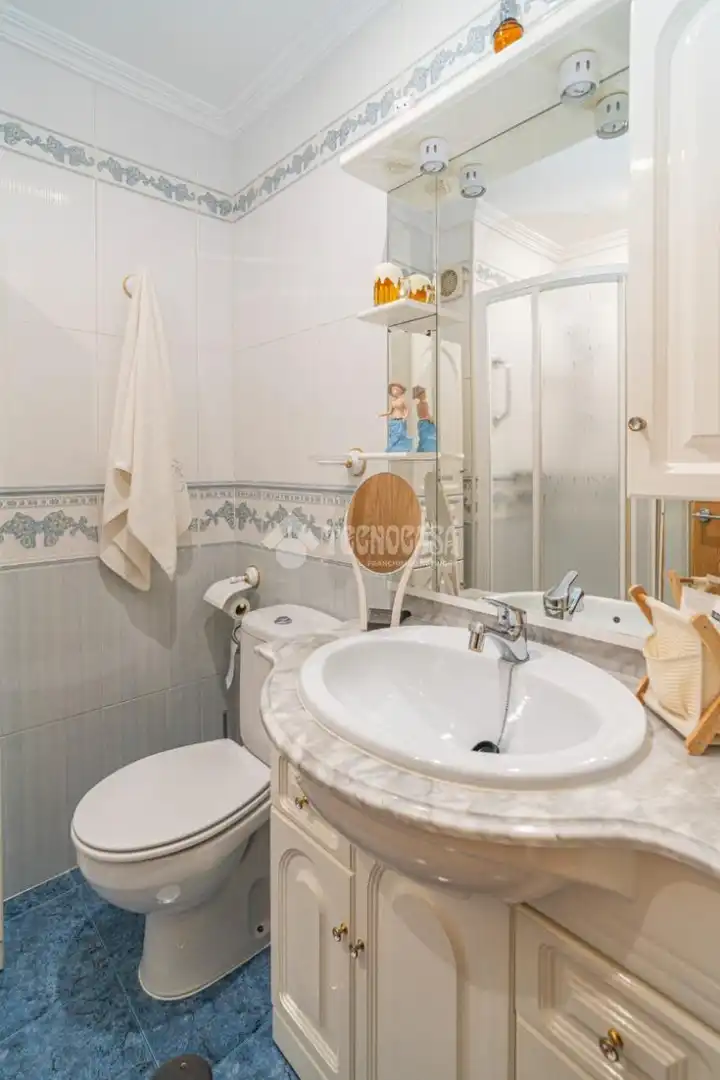 Baño de Piso en venta en Linares con Aire acondicionado, Terraza y Balcón