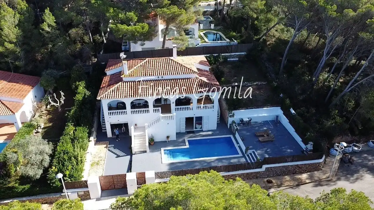 Vista exterior de Casa o xalet en venda en Es Mercadal amb Aire condicionat, Calefacció i Piscina