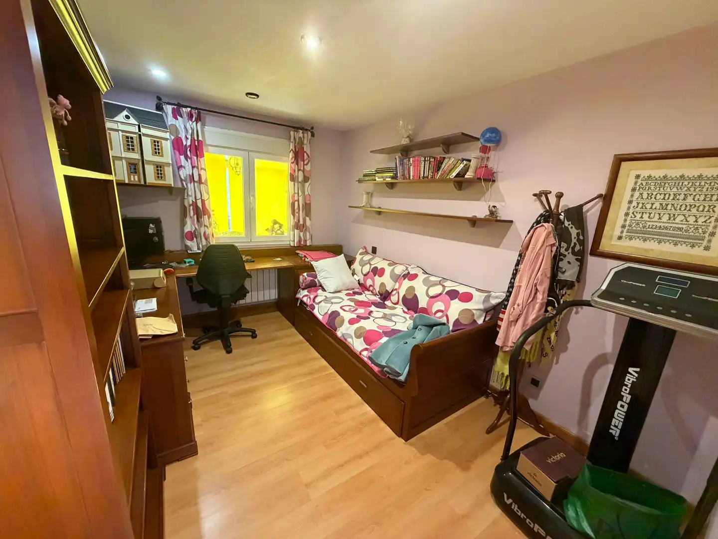 Habitación de Casa adosada en venta en Ávila con Calefacción, Jardín privado y Terraza