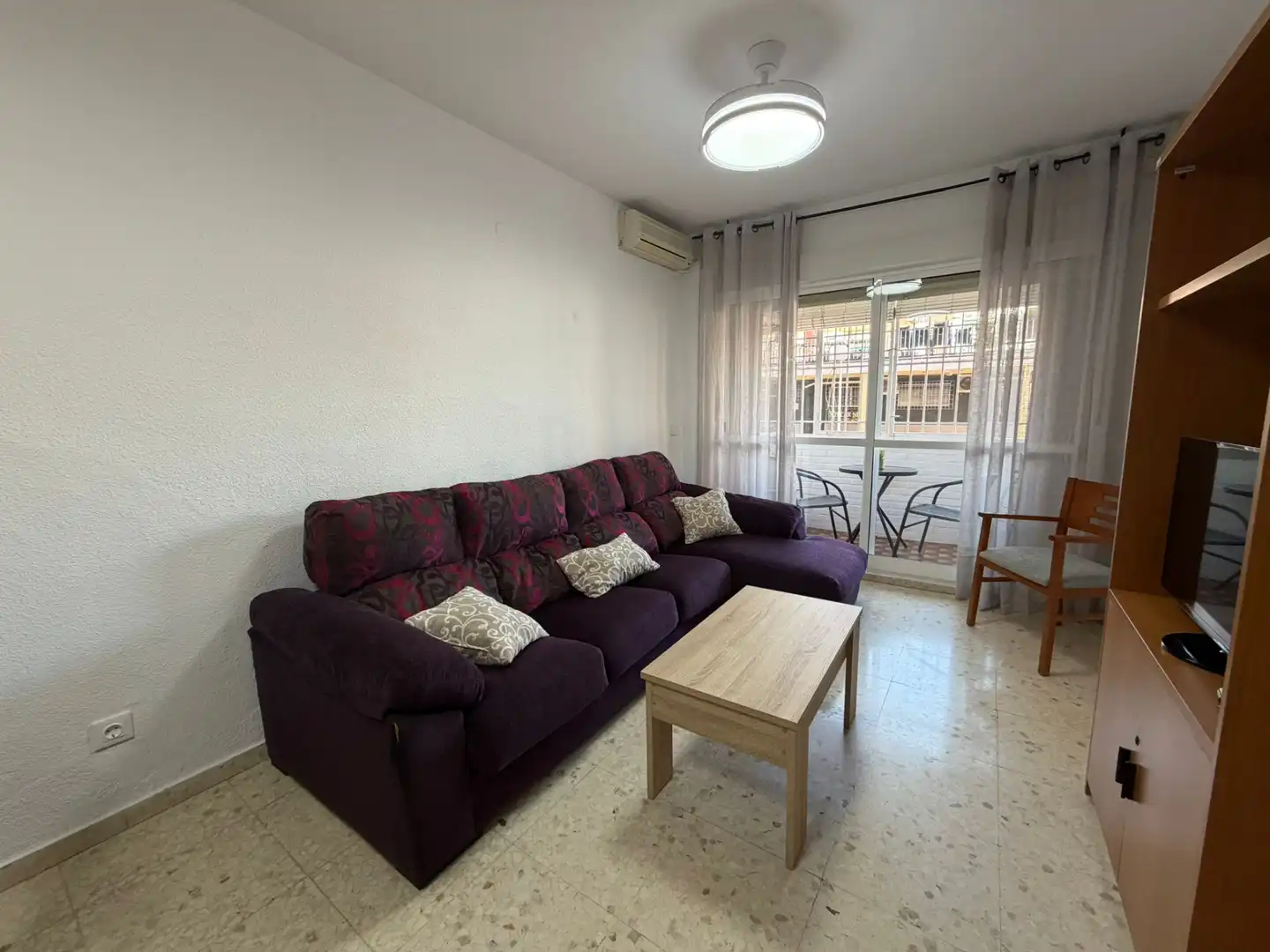 Sala d'estar de Pis de lloguer en Córdoba amb Aire condicionat, Calefacció i Jardí privat